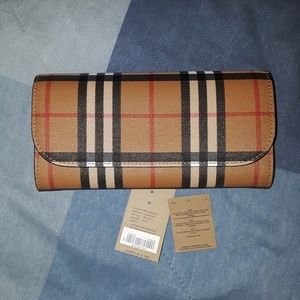 Burberry wallet